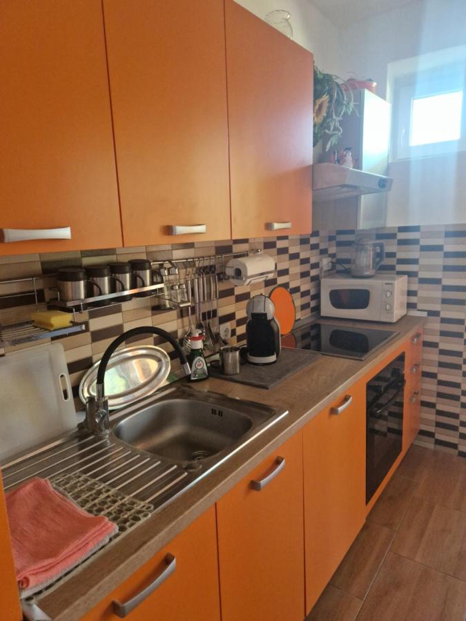 Vera Apartment Kampor Exterior foto