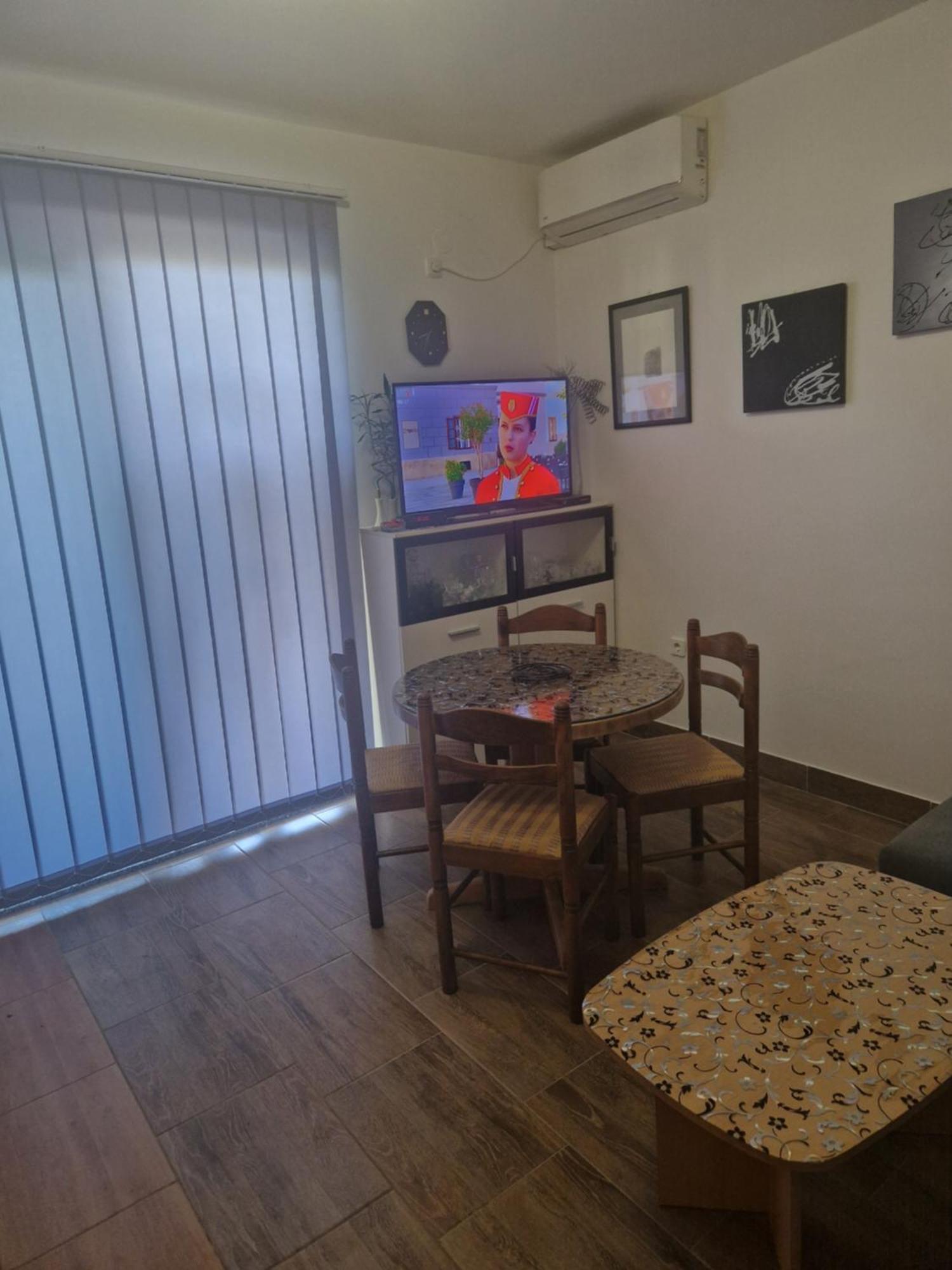 Vera Apartment Kampor Exterior foto