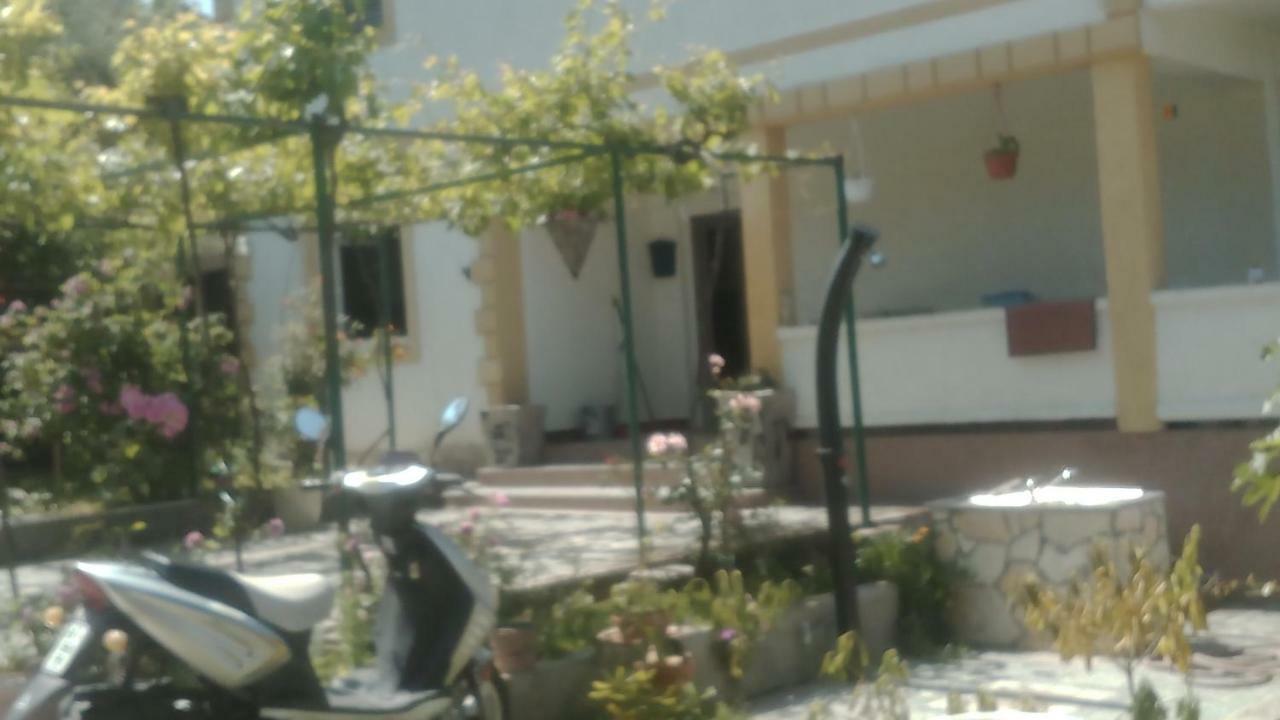 Vera Apartment Kampor Exterior foto